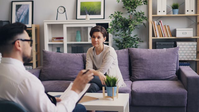 Software para diferentes especialidades clínicas: por qué una clínica de psicología necesita una solución adaptada a su forma de trabajar